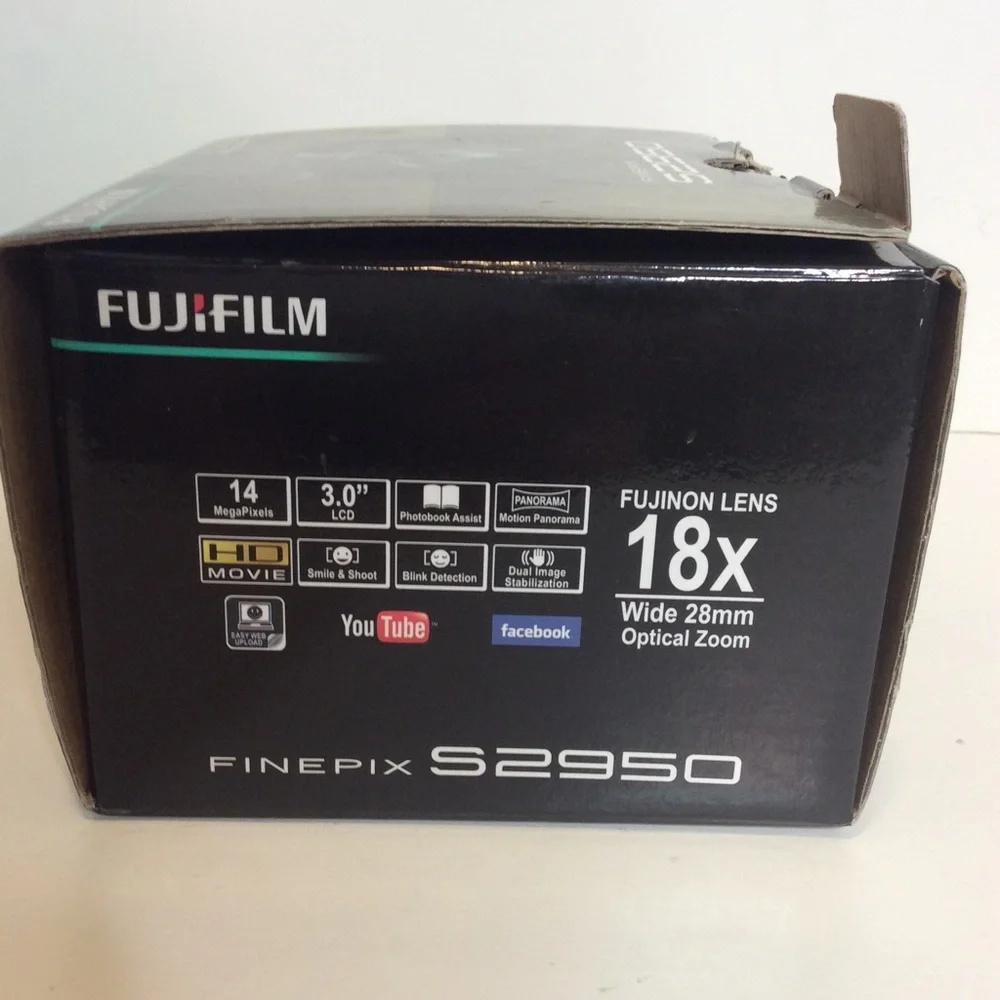 Fuji film FinePix S2950 Digital Camera